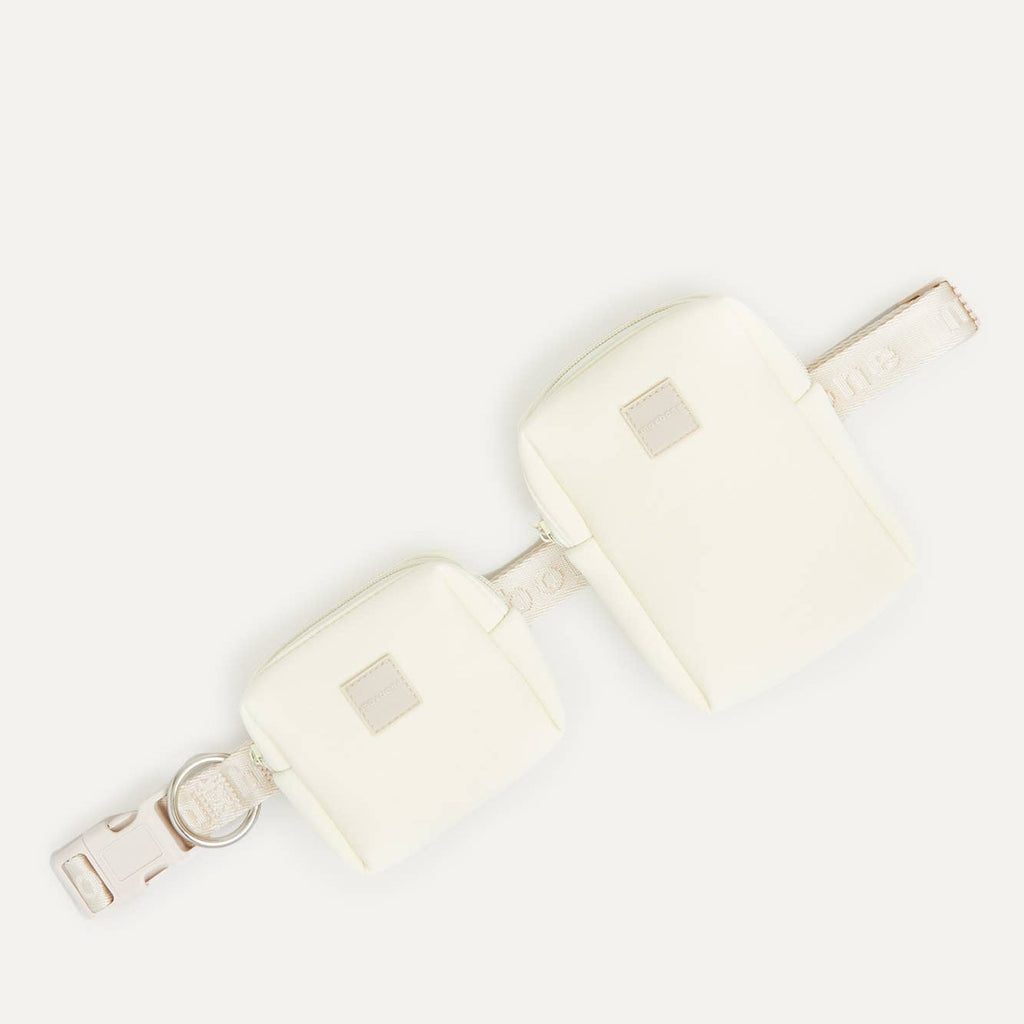 Leash bag on the Leash Belt