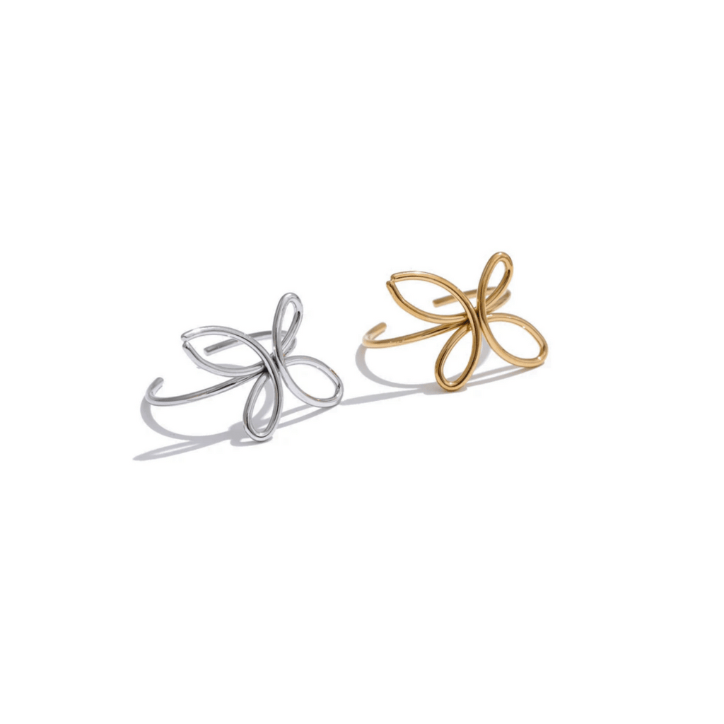 Adjustable minimalist flower ring in gold and silve