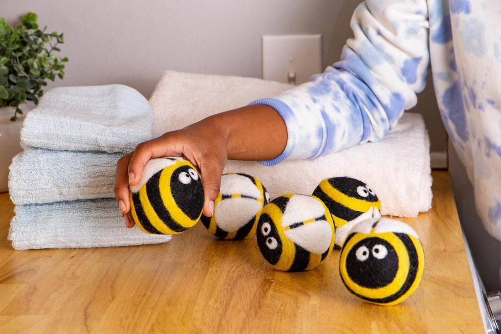 Friendsheep Laundry Accessory Busy Bees Eco Dryer Balls | Wool Dryer Balls| Bees